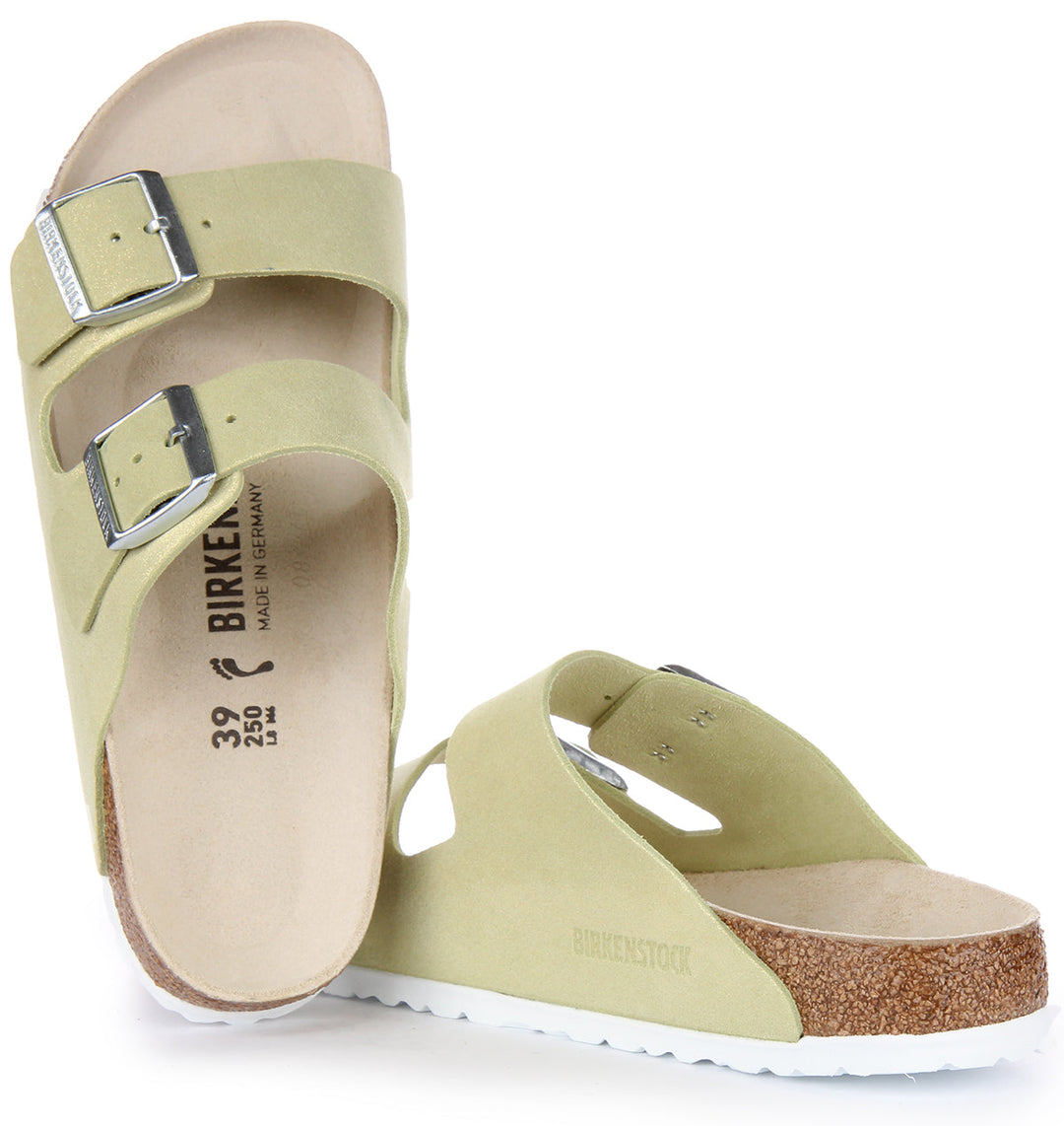 Sandale Birkenstock Arizona en cuir daim pour femme en vert clair